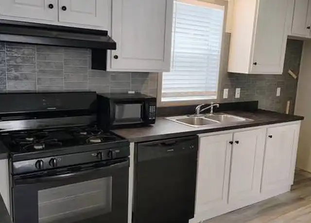 Property at 1800 E Jordan Rd Unit 32, Mt Pleasant, MI, 48858, 3 beds, 2 baths, [object Object]