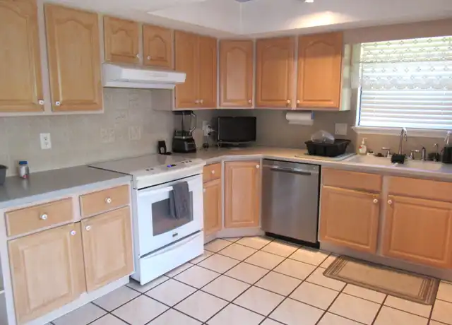Property at 945 Bramble Bush Cir W, Port Orange, FL, 32127, 3 beds, 2 baths, [object Object]