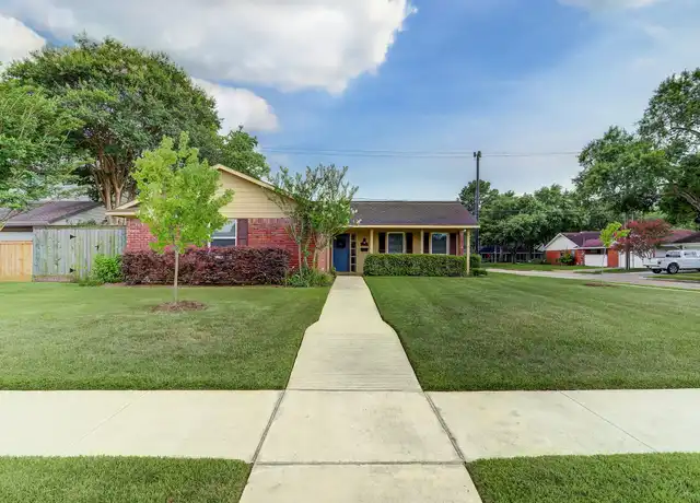 Property at 2330 Willowby Dr, Houston, TX, 77008, 3 beds, 2 baths, [object Object]