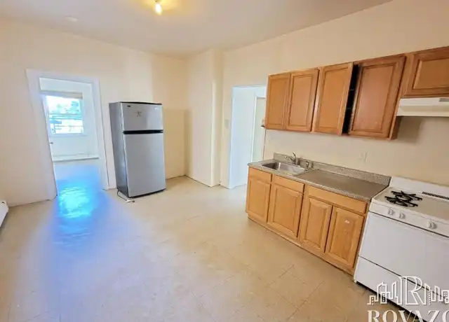 Property at 687 Summer Ave Unit 3B, Newark, NJ, 07104, 3 beds, 1 bath, [object Object]