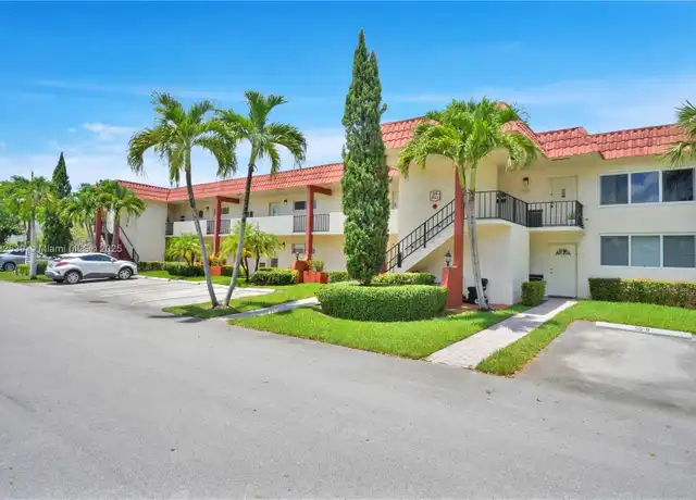 Property at 8941 S Hollybrook Blvd #203, Pembroke Pines, FL, 33025, 2 beds, 2 baths, [object Object]