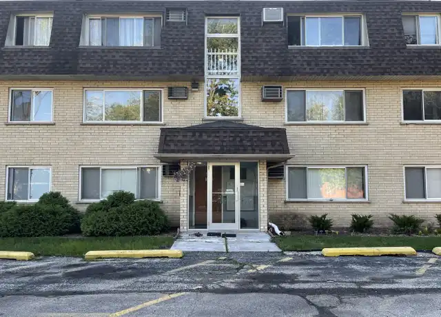 Property at 8816 Briar Ct Unit 2C, Des Plaines, IL, 60016, 1 bed, 1 bath, [object Object]