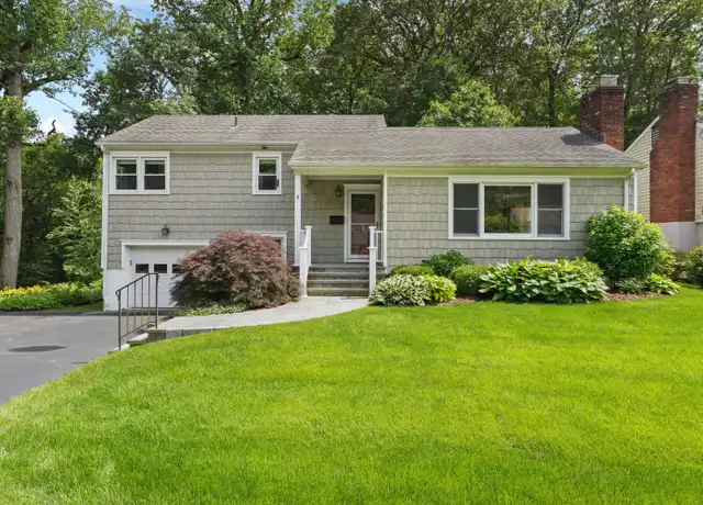 Property at 8 Muriel Pl, Greenwich, CT, 06831, 3 beds, 2 baths, [object Object]