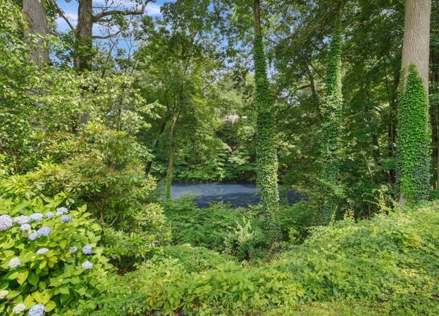 Photo of 8 Muriel Pl, Greenwich, CT 06831