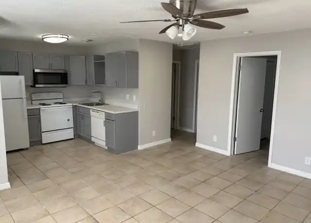 Property at 1321 Holly Heights Dr Unit 4, Fort Lauderdale, FL, 33304, 2 beds, 1 bath, [object Object]