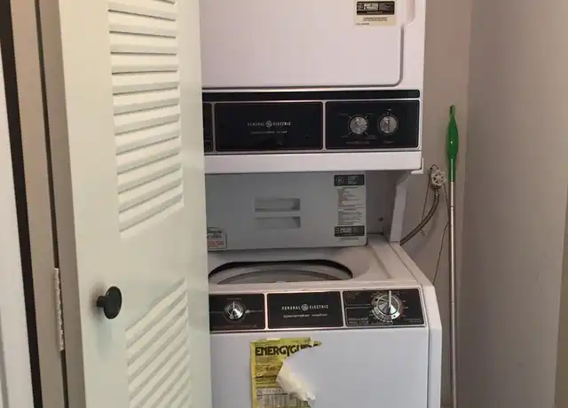 Property at 1300 SW 124th Ter Unit P211, Pembroke Pines, FL, 33027, 2 beds, 2 baths, [object Object]
