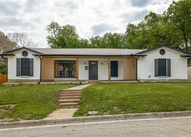 Property at 625 Blue Lake Dr, Fort Worth, TX, 76103, 5 beds, 2 baths, [object Object]