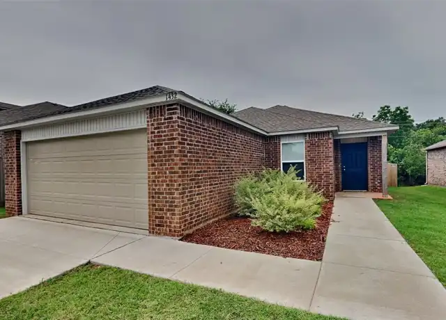 Property at 1432 Dustin Dr, Edmond, OK, 73003, 3 beds, 2 baths, [object Object]