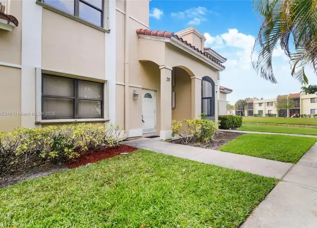 Property at 567 Racquet Club Rd #20, Weston, FL, 33326, 3 beds, 2.5 baths, [object Object]