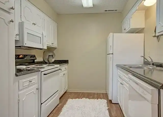 Property at Autumn Woods - 5151 S Utica Ave, Tulsa, OK, 74105, 1-2 bed, 1-2 bath, [object Object]