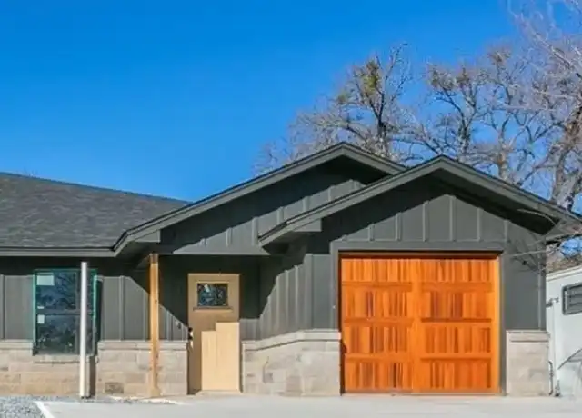 Property at 214 N Sparks St Unit B, Belton, TX, 76513, 3 beds, 2 baths, [object Object]