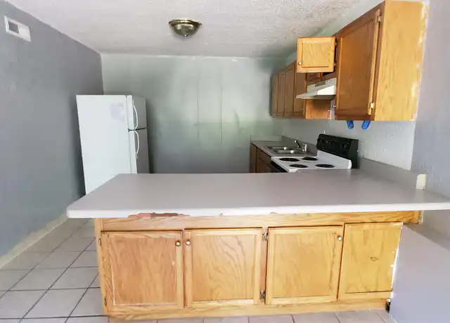 Property at 900 Vernon Ave, Dalton, GA, 30720, 2 beds, 1 bath, [object Object]