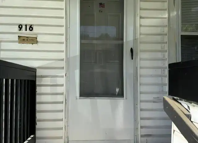 Property at 916 Peckham St, Akron, OH, 44320, 2 beds, 1 bath, [object Object]