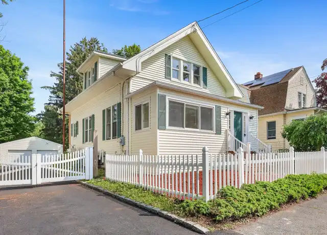 Property at 366 Suburban Ave, Fairfield, CT, 06825, 3 beds, 1.5 baths, [object Object]