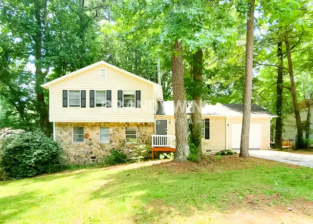 Property at 9019 Liberty Ln, Jonesboro, GA, 30238, 4 beds, 2 baths, [object Object]