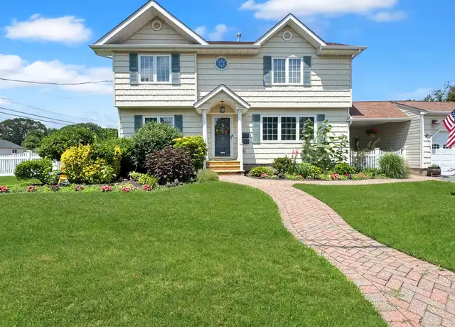 Property at 33 Leo Ln Unit 2, Deer Park, NY, 11729, 1 bed, 1 bath, [object Object]