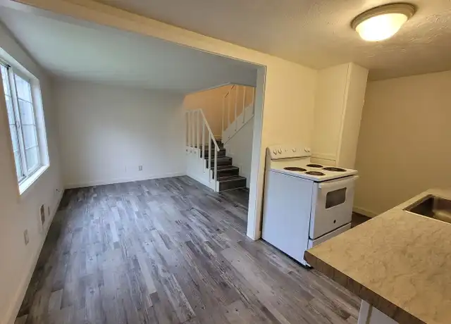 Property at 1395 Rainbow Dr Unit 00177, Springfield, OR, 97477, 3 beds, 1 bath, [object Object]