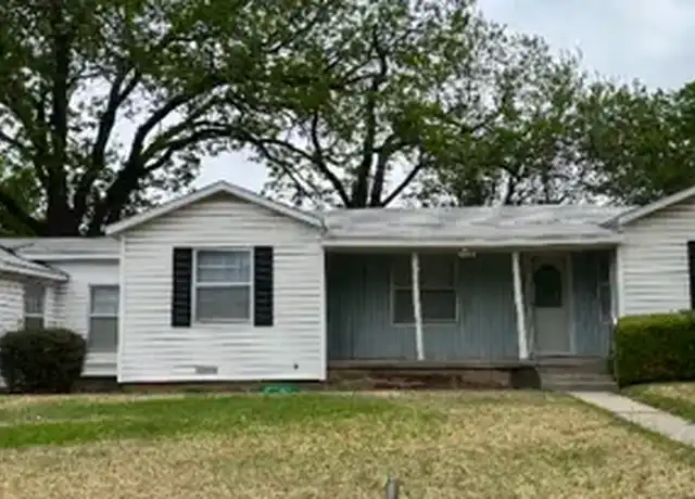 Property at 106 W 7th St, Weatherford, TX, 76086, 2 beds, 1 bath, [object Object]