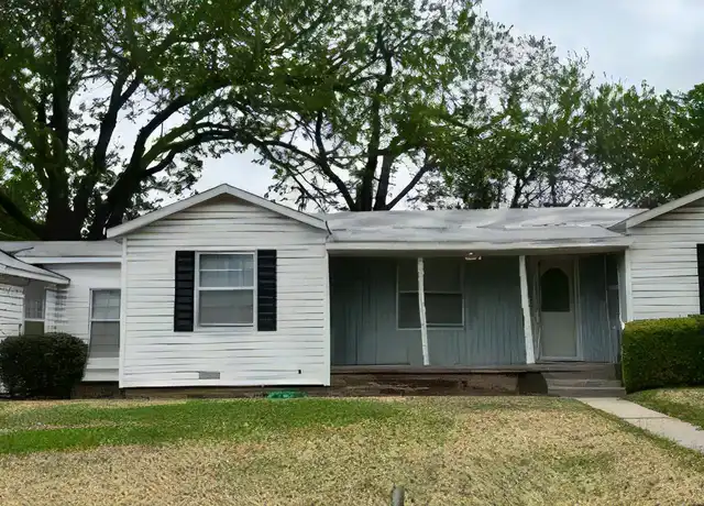 Property at 106 W 7th St, Weatherford, TX, 76086, 2 beds, 1 bath, [object Object]