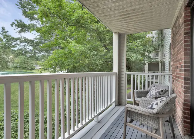 Photo of 60 Village Cir Way, Manchester, NH 03102
