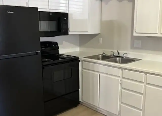 Property at 1736 Hitching Post Ln Unit 11, Farmington, MO, 63640, 1 bed, 1 bath, [object Object]