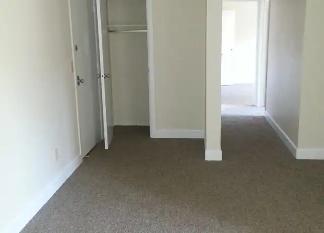 Property at 2345 Beechmont Ave Unit 11, Cincinnati, OH, 45230, 1 bed, 1 bath, [object Object]