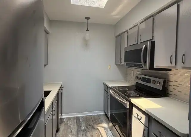 Property at 9809 Richmond Ave Unit H14, Houston, TX, 77042, 1 bed, 1 bath, [object Object]