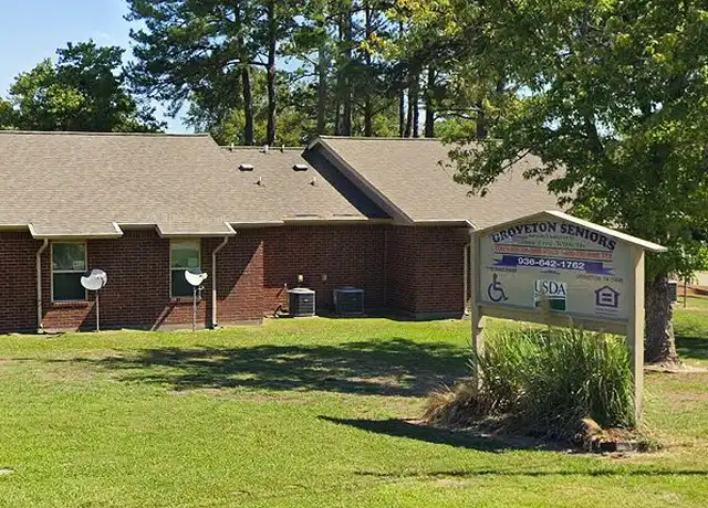 Property at 545 E 1st St Unit 102, Groveton, TX, 75845, 2 beds, 1 bath, [object Object]