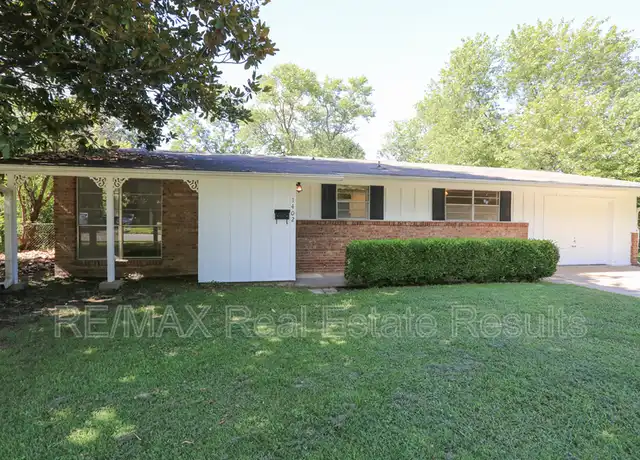 Property at 1402 Lawrence Ave, Springdale, AR, 72764, 4 beds, 1.5 baths, [object Object]