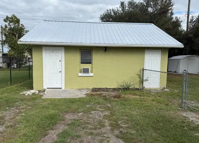 Property at 103 Prospect Ave Unit 1/2, Winter Haven, FL, 33880, 1 bed, 1 bath, [object Object]