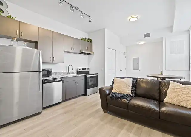 Property at The Gardens Apartments - 330 S Lake Ave, Lakeland, FL, 33801, 1 bed, 1 bath, [object Object]