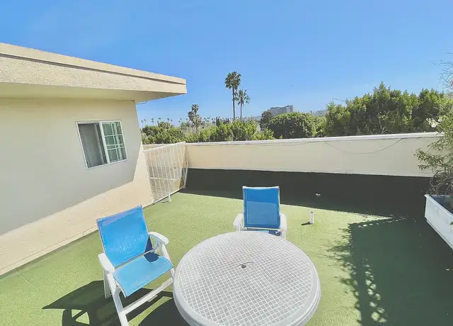 Photo of 320 N Palm Dr, Beverly Hills, CA 90210