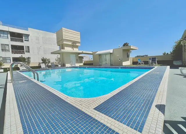 Photo of 320 N Palm Dr, Beverly Hills, CA 90210