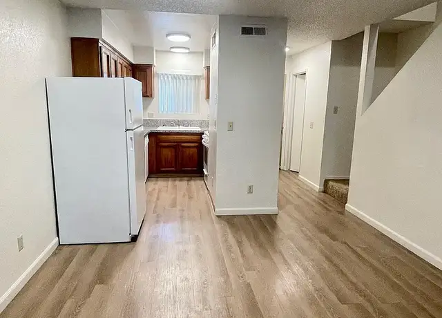 Photo of 4885 N Chestnut Ave, Fresno, CA 93726