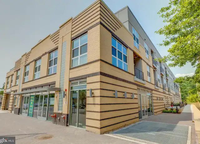 Property at 1800 Mount Vernon Ave #215, Alexandria, VA, 22301, 1 bed, 1 bath, [object Object]