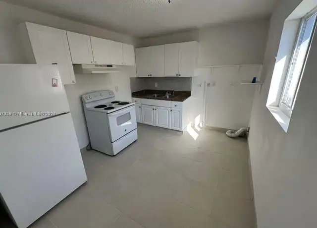 Property at 424 NW 13th St, Florida City, FL, 33034, 2 beds, 1 bath, [object Object]