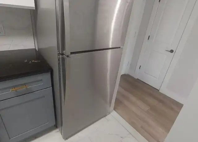 Property at 280 Collins Realty LLC - 280 Collins St, Hartford, CT, 06105, 1-2 bed, 1-2 bath, Contact for Price