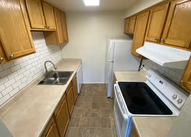 Property at 13716 15th Ave NE Unit 312, Seattle, WA, 98125, 1 bed, 1 bath, [object Object]