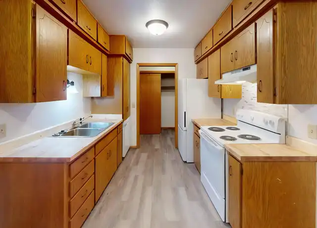 Property at 1027 N 12th St Unit 31, Bismarck, ND, 58501, 2 beds, 1 bath, [object Object]