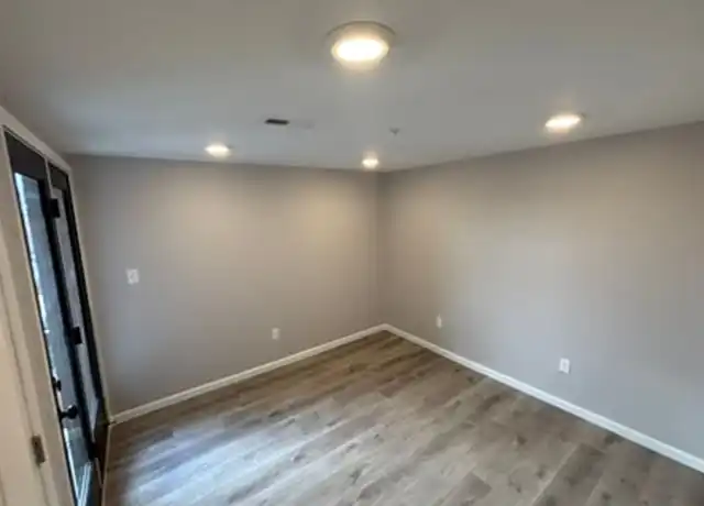 Property at 235 E Market St Unit 3, West Chester, PA, 19382, 1 bed, 1 bath, [object Object]