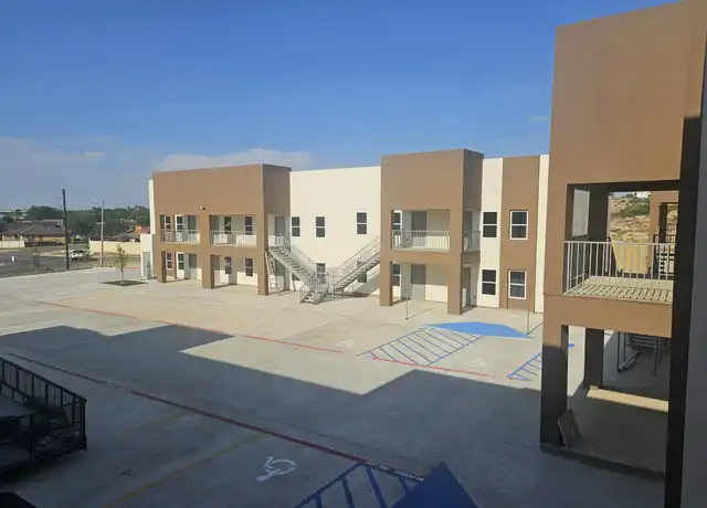 Property at 315 Dorel Dr Unit 306, Laredo, TX, 78043, 3 beds, 1 bath, [object Object]