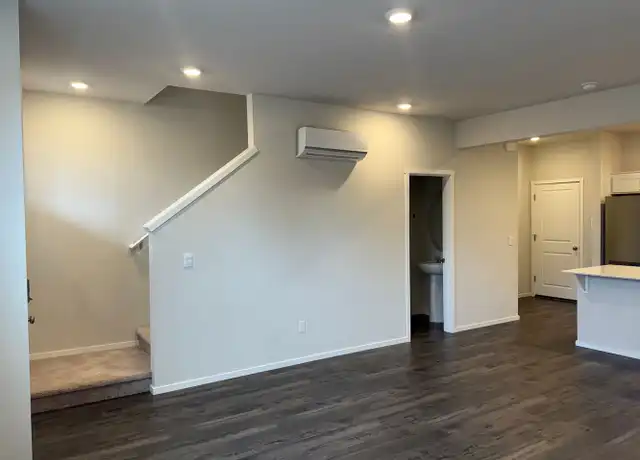 Property at 11725 NE 28th St, Vancouver, WA, 98684, 2 beds, 2.5 baths, [object Object]