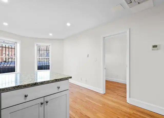 Property at 754 Huntington Ave Unit 5, Boston, MA, 02115, 1 bed, 1 bath, [object Object]