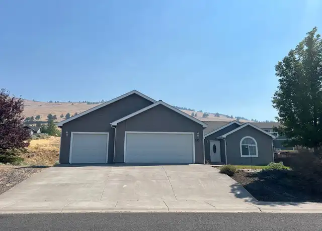 Property at 5831 N Hills Dr, Klamath Falls, OR, 97603, 3 beds, 2 baths, [object Object]