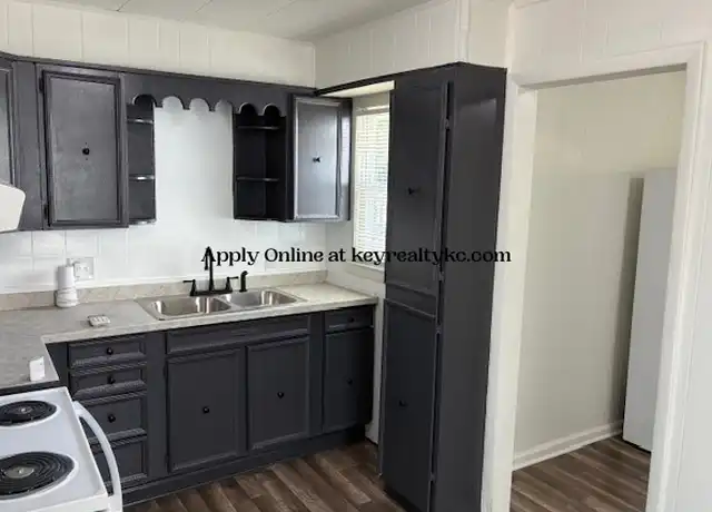 Property at 1202 E 81st St, Kansas City, MO, 64131, 3 beds, 1 bath, [object Object]