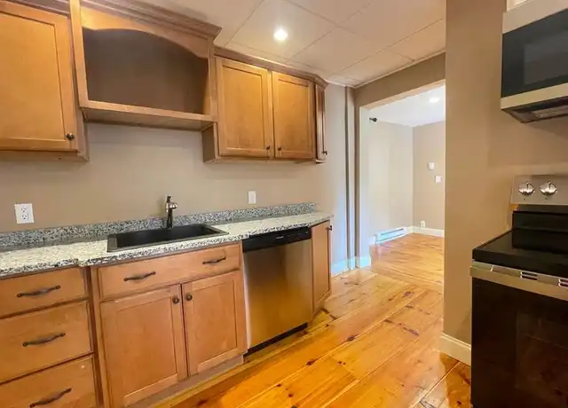 Property at 16 Crystal Ave Unit D, Derry, NH, 03038, 2 beds, 1 bath, [object Object]