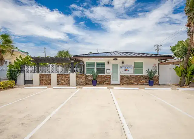 Property at 4561 Poinciana St Unit 4, Lauderdale-By-The-Sea, FL, 33308, 1 bed, 1 bath, [object Object]