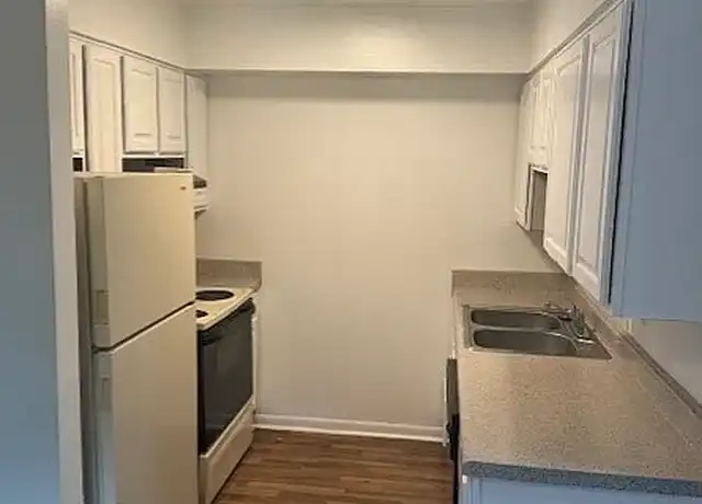 Property at Jamestowne Apartment Community - 8917 Duxbury Rd, Indianapolis, IN, 46226, 2-3 beds, 1-1.5 bath, [object Object]