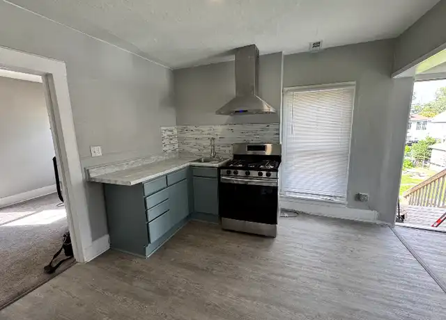 Property at 413 Chase Ave Unit 2, Joliet, IL, 60432, 2 beds, 1 bath, [object Object]
