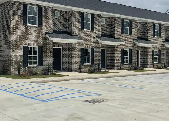 Property at 209 E Broad St, Darlington, SC, 29532, 2 beds, 2.5 baths, [object Object]
